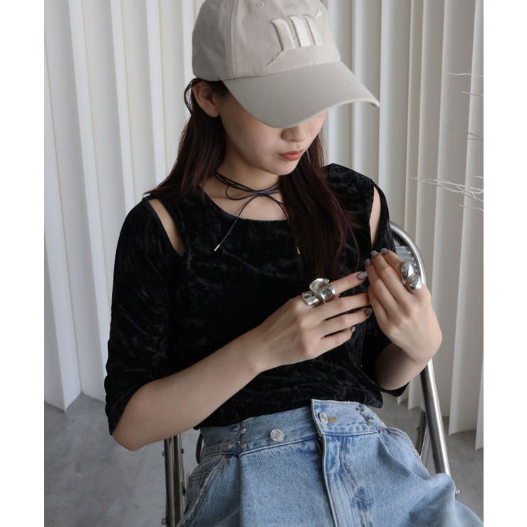 ブラック | クラッシュベロア肩あきTシャツ | YENNA