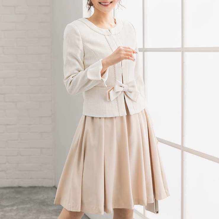 BEIGE. スーツ セットアップ ノーカラージャケット スカート（BEIGE  