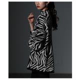 モノトーンで着映えるゼブラ柄ニット レディース ファッション | Sawa a la mode | 詳細画像3 