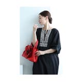 目を惹くエスニック刺繍のキーネックインド綿ワンピース レディース ファッション | Sawa a la mode | 詳細画像3