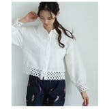 大人のこなれたお洒落を愉しむレース切替エンボスデザインショートブラウス | Sawa a la mode | 詳細画像10