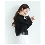 大人のこなれたお洒落を愉しむレース切替エンボスデザインショートブラウス | Sawa a la mode | 詳細画像12