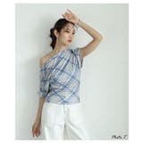 こなれる着こなしで大人の色気を演出するチェック柄ワンショルダーカットソー | Sawa a la mode | 詳細画像3
