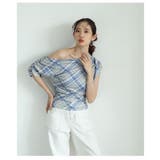 こなれる着こなしで大人の色気を演出するチェック柄ワンショルダーカットソー | Sawa a la mode | 詳細画像10