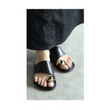 足元にモードなアクセントを与えるメタルトングフラットサンダル レディース | Sawa a la mode | 詳細画像16
