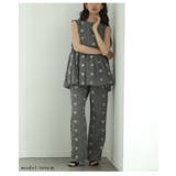 華やかさと品を兼ね備えたミニフラワー刺繍のセミワイドパンツ レディース ファッシ… | Sawa a la mode | 詳細画像19 