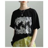 ブラック | リッチに華やぐレース柄フロッキープリントTシャツ レディース ファッション | Sawa a la mode