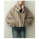 ベージュ | リッチな存在感を与えるフェイクファーショート丈ジャケット レディース ファッション | Sawa a la mode