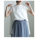 オフホワイト | シルエットで魅せるテールヘムフレンチスリーブブラウス レディース ファッション | Sawa a la mode