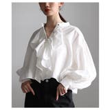オフホワイト | 大人の特別感纏うラッフルフリルボリューム袖ブラウス レディース ファッション | Sawa a la mode