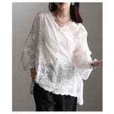 オフホワイト | ナチュラルに華やぐ草花刺繍コットンシアーブラウス レディース ファッション | Sawa a la mode