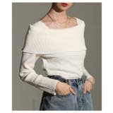 オフホワイト | 大人が選ぶリボンブローチ付きオフショル風ニットトップス レディース ファッション | Sawa a la mode