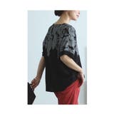 ブラック | 目を惹くモノトーンのゆったりお洒落な花柄トップス レディース ファッション | Sawa a la mode
