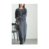 グレー | 花模様コード刺繍のクールに決まるニットセットアップ レディース ファッション | Sawa a la mode