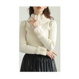 オフホワイト | レディな雰囲気漂うパール付きプリーツフリルのリブニットトップス レディース | Sawa a la mode