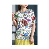 ホワイト | キャッチーなレトロ感漂う花柄イラストトップス レディース ファッション | Sawa a la mode
