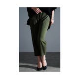 カーキ | 一点で上品映えするプリーツテーパードパンツ レディース ファッション | Sawa a la mode