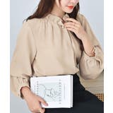 ベージュ | 袖2WAYビジュー釦衿タックブラウス | alotta