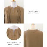 胸元のピンタックが特徴的なキーネックブラウス | aquagarage | 詳細画像14 