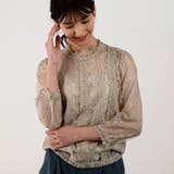 ベージュ | 透け感が大人女性の魅力を引き出す!繊細な花レーストップス×インナーキャミセット | aquagarage