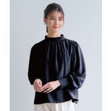 ネイビー | 胸元のギャザーと肩のデザインが目を惹く！ショルダータックブラウス オフィスカジュ… | aquagarage