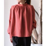 レンガ | 胸元のギャザーと肩のデザインが目を惹く！ショルダータックブラウス オフィスカジュ… | aquagarage