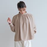 胸元のギャザーと肩のデザインが目を惹く！ショルダータックブラウス オフィスカジュ… | aquagarage | 詳細画像2 