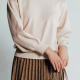 クルーネックに大ぶりのパールを施した上品なニットトップス | aquagarage | 詳細画像15