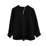 ブラック | ネックレスいらずの華やかなデザイン♪パール付きキーネックブラウス オフィスカジュ… | aquagarage