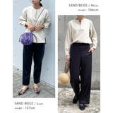 フロントの飾りボタンが上品で大人っぽいキーネックブラウス オフィスカジュアル | aquagarage | 詳細画像12