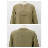 フロントの飾りボタンが上品で大人っぽいキーネックブラウス オフィスカジュアル | aquagarage | 詳細画像9