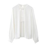 ホワイト | 上品な印象のチャーム付きボウタイブラウス | aquagarage