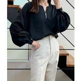 ネックレスいらずの華やかなデザイン♪キーネックパールボタンブラウス | aquagarage | 詳細画像2 