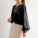 ブラック | ネックレスいらずの華やかなデザイン♪キーネックパールボタンブラウス | aquagarage