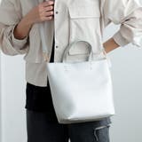 シルバー | 見た目以上に荷物が収納できるグランミディショルダーバッグ | aquagarage