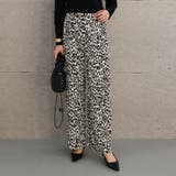 オフホワイト | やわらかく、落ち感のあるカットソー生地のレオパード柄プリーツパンツ | aquagarage