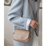 ベージュ | フラップフェイクレザーショルダーバッグ | Outfitter lab
