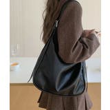 ブラック | A4収納可 フェイクレザーショルダーバッグ | Outfitter lab