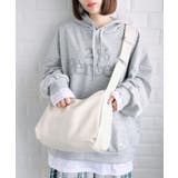 アイボリー | アジャスター付きフェイクレザースクエアショルダーバッグ | Outfitter lab