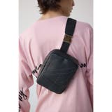 BLK | ロゴエンボスボディバッグ | AZUL BY MOUSSY