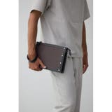 BRN | スタッズクラッチバッグ | AZUL BY MOUSSY