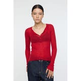RED | SHEER HENRY NECK ニットトップス | MOUSSY OUTLET