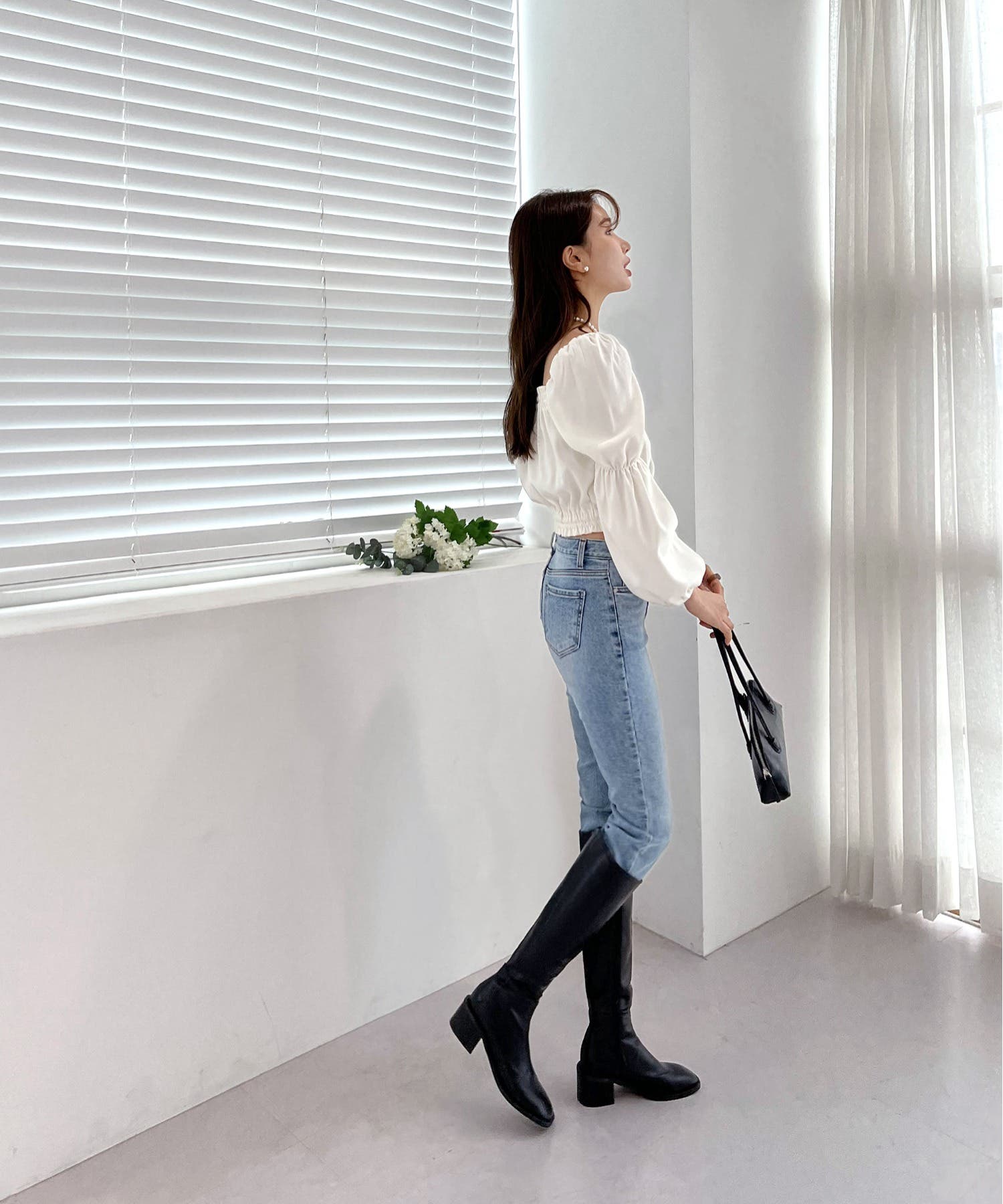 パフショルダースクエアネッククロップドブラウス | by muni:r | 詳細画像12