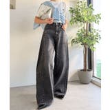 自然なカーブで美脚見え。抜け感たっぷりカーブラインデニムパンツ（ワイド） | Classical Elf  | 詳細画像14 