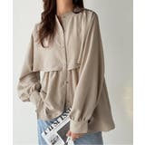 ベージュ | 揺れるケープで魅せる、大人の上品スタイル。ペプラムケープシャツ（長袖） | Classical Elf 