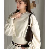 アイボリー | カジュアルなのにちゃんと女っぽ♪胸元刺繍が映える。クロップド丈裏毛スウェット | Classical Elf