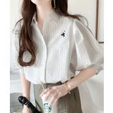 オフホワイト | 爽やかふんわりテイスト。タック入りボリュームスリーブ胸刺繍サッカーシャツ | Classical Elf