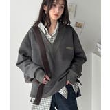 チャコール | 抜け感と上品さを両立。深めのネックで小顔見え♪ 胸刺繍Vネックダンボールニットト… | Classical Elf