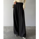 ブラック | リラックス感ときちんと感を両立。上品見えするとろみ素材2タックスラックスパンツ | Classical Elf 