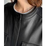 羽織るだけで、モードな存在感。BIGポケットレザー風加工スエードルーズベスト | Classical Elf  | 詳細画像18 